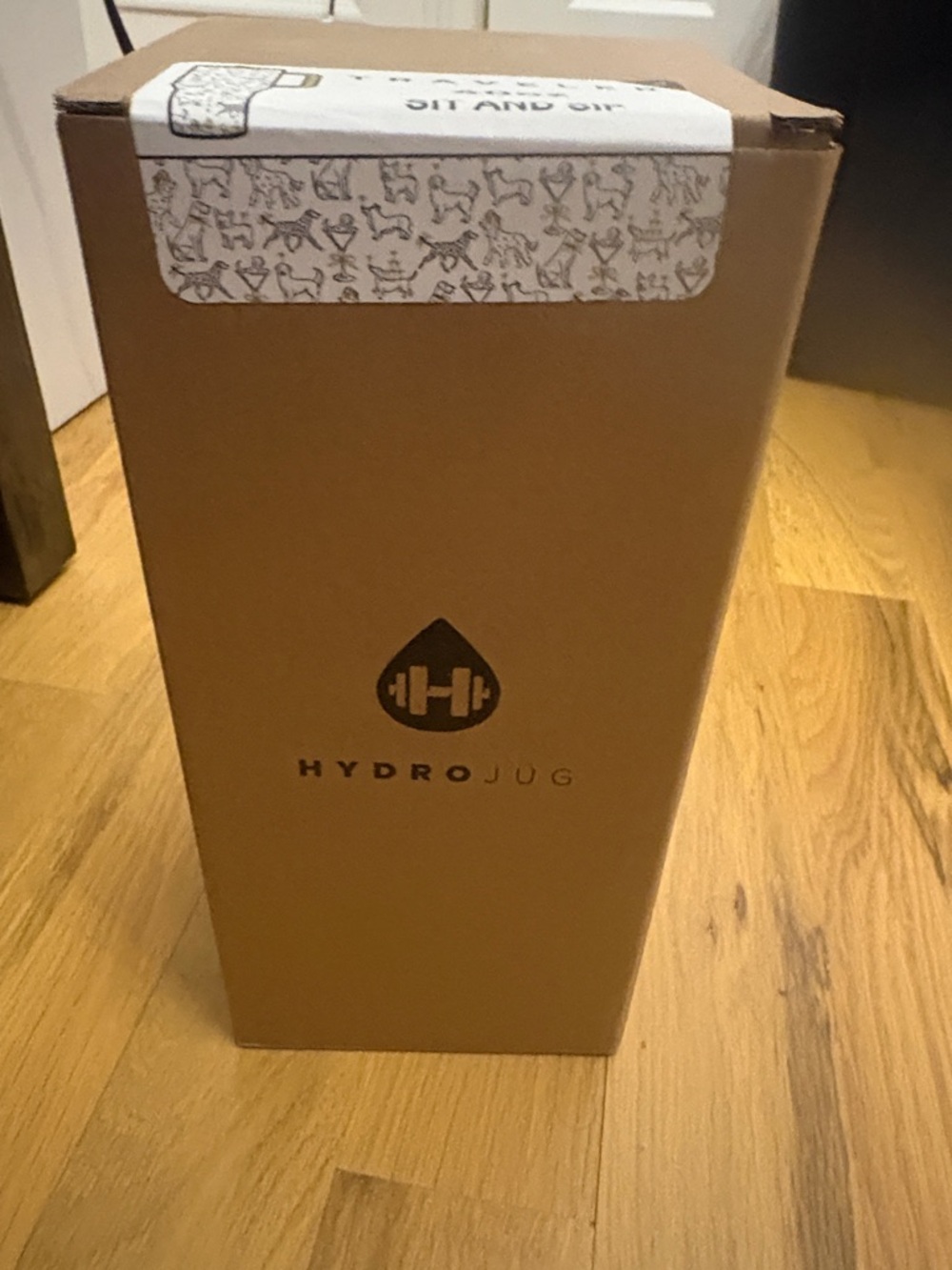 New in Box HydroJug x Anthropologie 40 oz. Traveler color: sit and sip - Picture 4 of 4